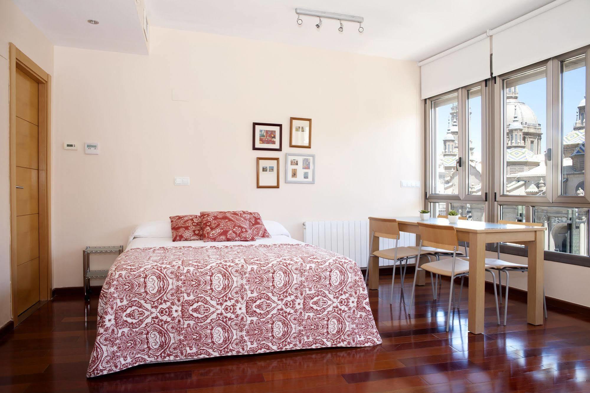 Apartamentos Sabinas El Pilar Saragossa Exterior foto